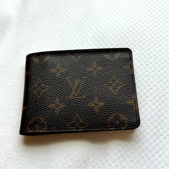 Louis Vuitton Other - 🙏LV Mono Mens Bifold Wallet
